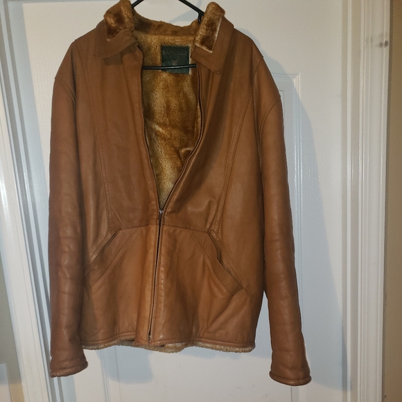 Coat - Picture 4 of 4